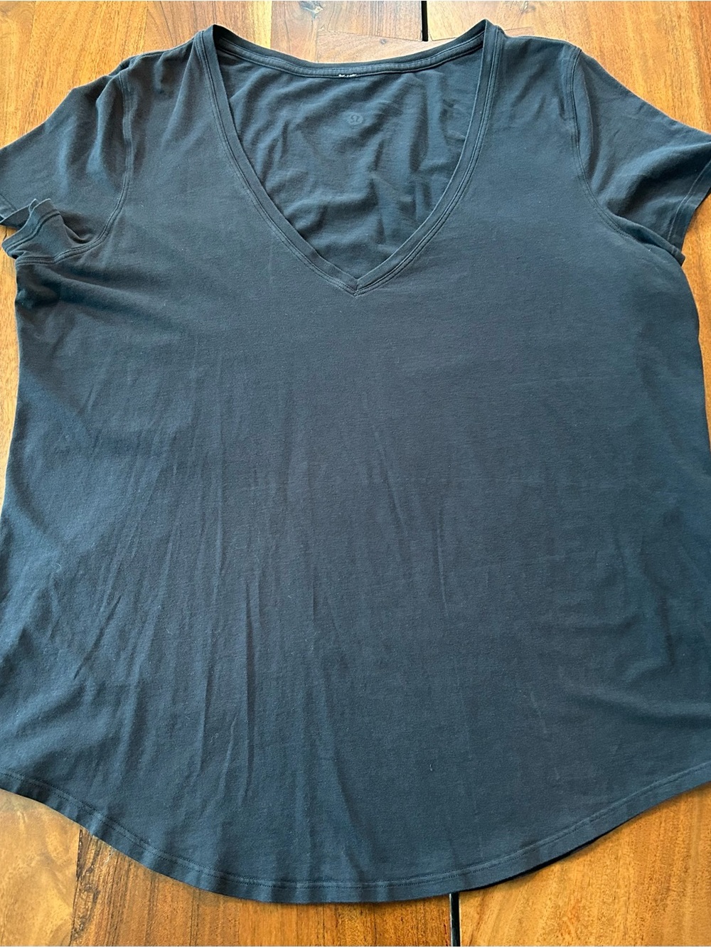 lululemon athletica Black V-Neck Short Sleeve Tee